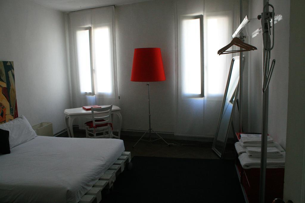 Dreibettzimmer mit eigenem externen Bad